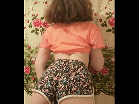 ❤️ Sexy mladá kočka svléká šortky před kamerou. ❤❌ Šukání video u cs.extraclasswork.ru ❤
