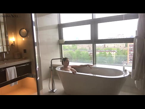 ❤️ Obrovská kočka vášnivě si honí kundu v koupelně ❤❌ Šukání video u cs.extraclasswork.ru ❤